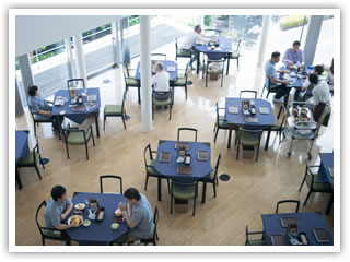 レストラン2Fからの店内全景